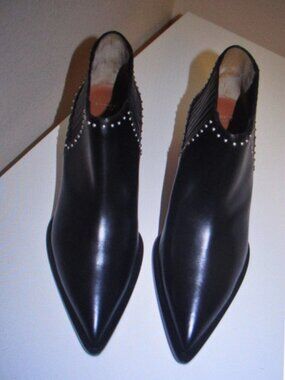 GIVENCHY Chelsea Ankle Boots w/Pin studs